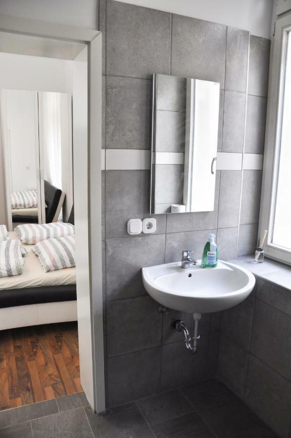Privatunterkunft Farbgasse 13 *